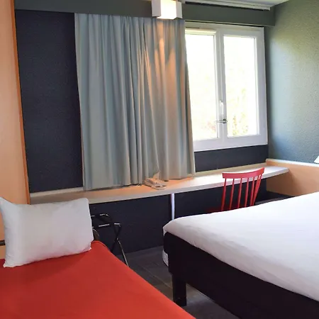 Hotel ibis Chartres Ouest Luce Extérieur photo