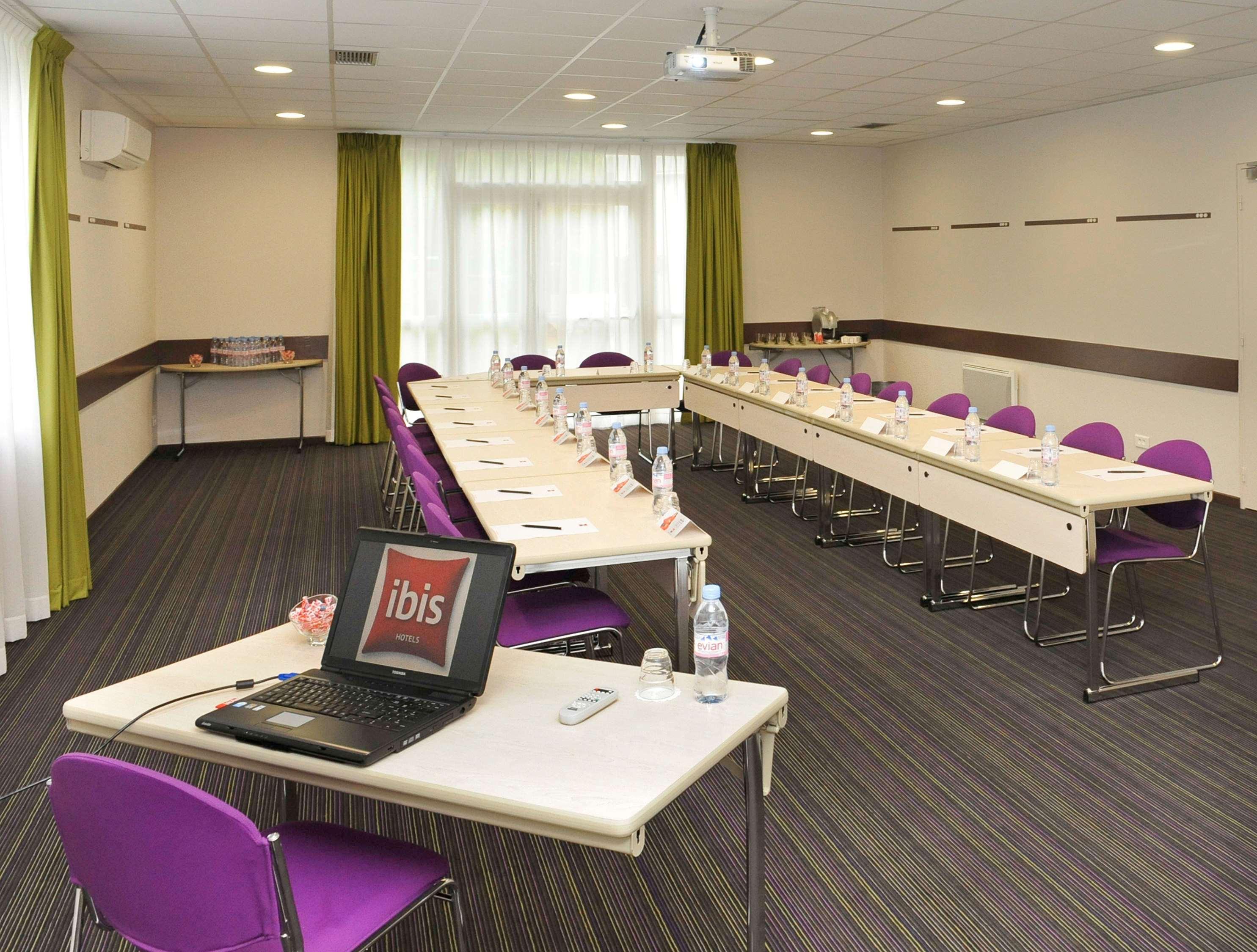 Ibis Chartres Ouest 3* Lucé