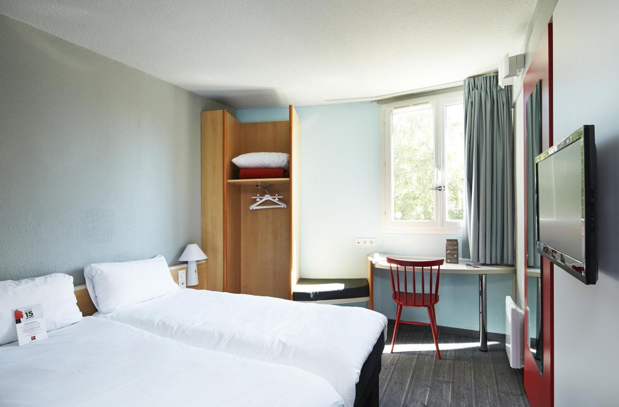 Ibis Chartres Ouest 3*